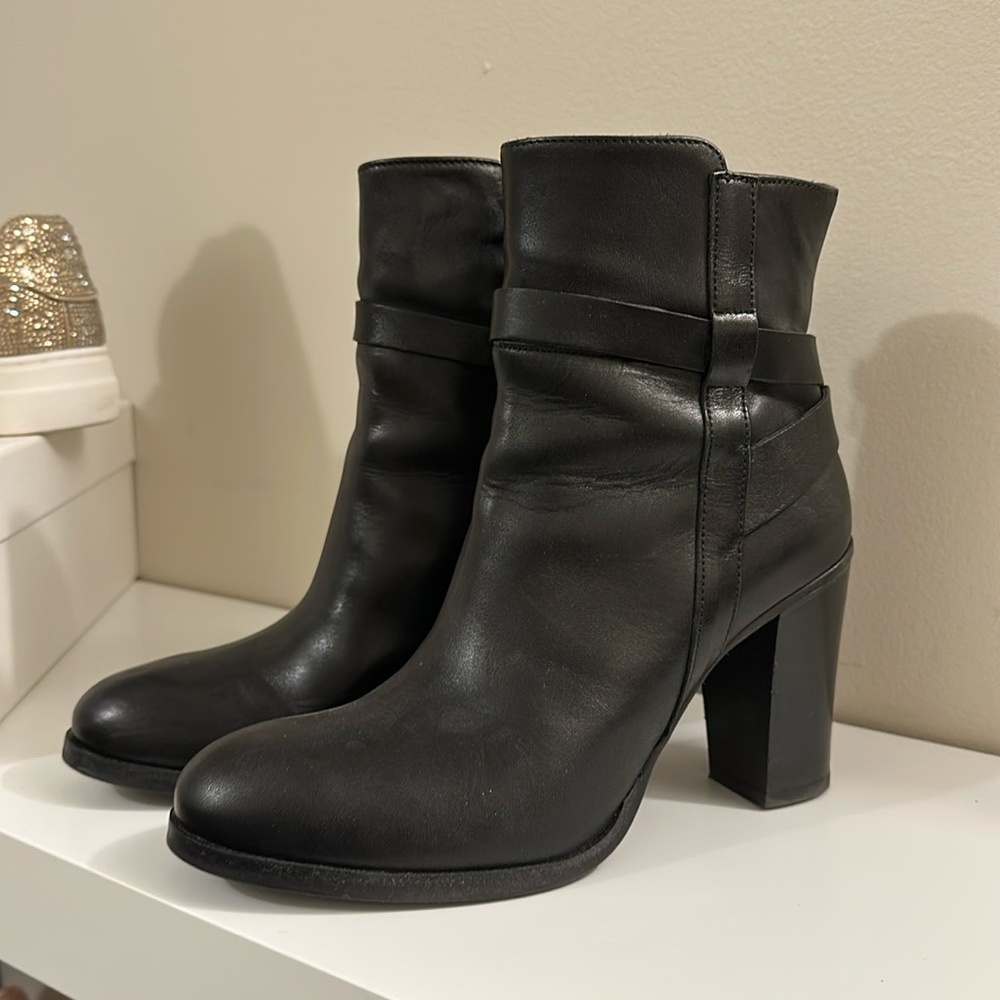 Genuine Leather boots. Made in Italy